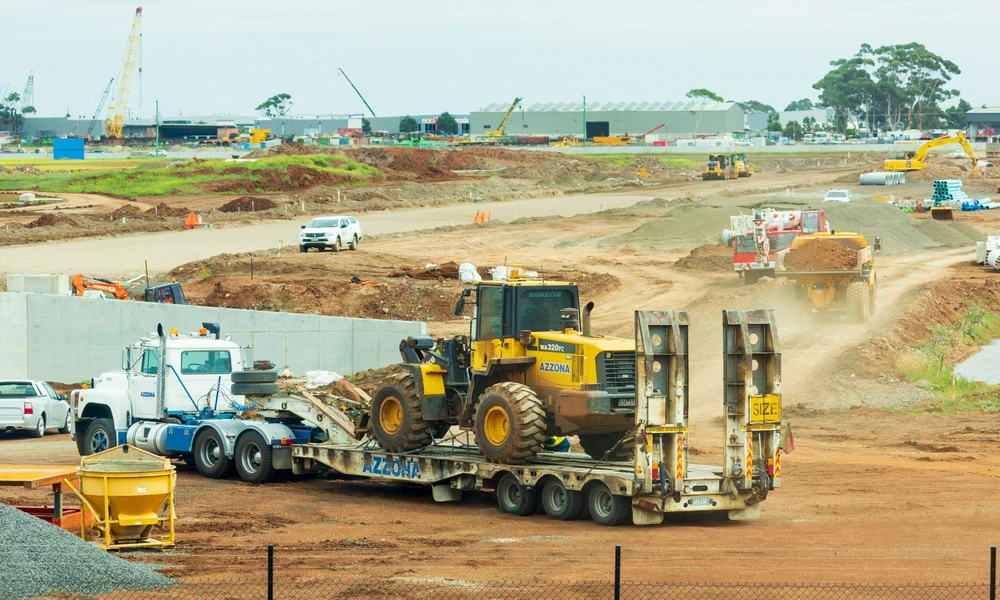How Logistics Supports the Transportation of Heavy Equipment